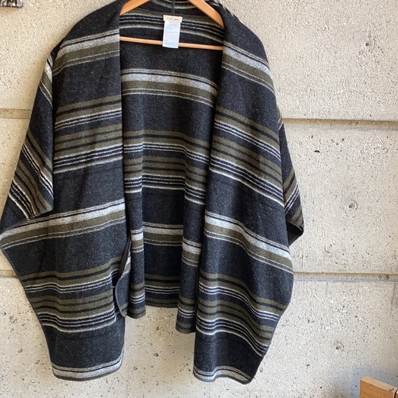 🤍Tribal Open Front Drape Sweater in Moss Colorway - Picture 11 of 17